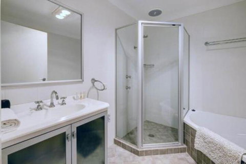 AtTHE COVE - Kalgoorlie Accommodation 4