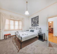 Camberwell Bright  Camberwell 5Bedder 2Bath Huge Classy Family home - Kalgoorlie Accommodation