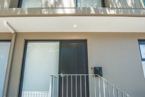 Townhouse Near The City Perfect Family Retreat - Kalgoorlie Accommodation 3