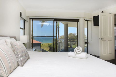 BEACHSIDE MANOR Walk To The Beach - Kalgoorlie Accommodation 3