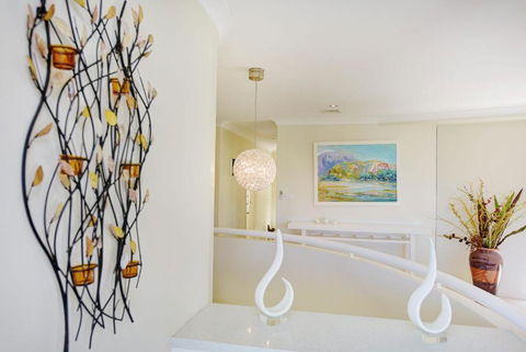 BEACHSIDE MANOR Walk To The Beach - Kalgoorlie Accommodation 1