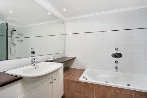 HAMP1 Bright Apartment In Cremorne - Kalgoorlie Accommodation 3
