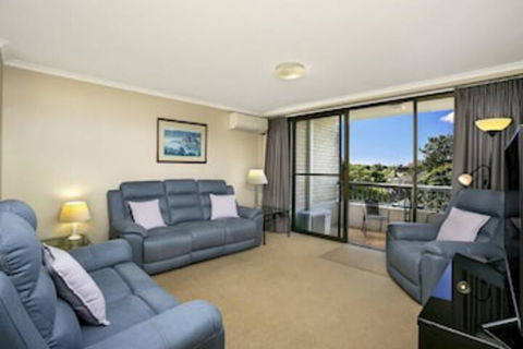 HAMP1 Bright Apartment In Cremorne - Kalgoorlie Accommodation 0