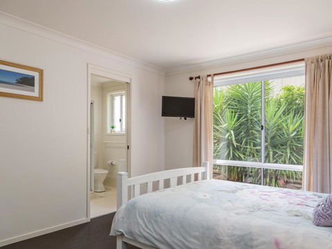 Lovely Modern Villa Amidst Peaceful Surroundings - Kalgoorlie Accommodation 1