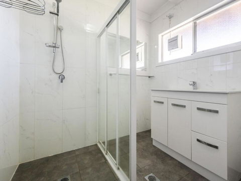 Iluka Lights - Kalgoorlie Accommodation 4