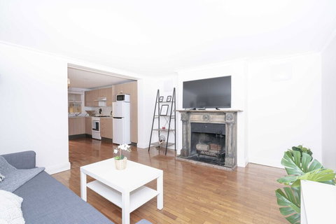 House Hyde Park - Liverpool - Kalgoorlie Accommodation 4