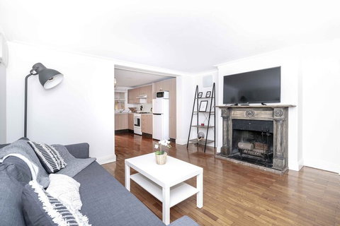 House Hyde Park - Liverpool - Kalgoorlie Accommodation 3