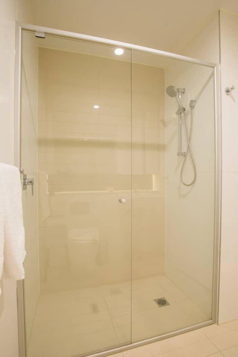 Roseberry Apartment For Travelling Couple In Green Square - Kalgoorlie Accommodation 2