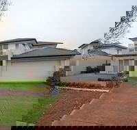 Superb Luxe 5BR Housepoint Cook Near Lake - Kalgoorlie Accommodation