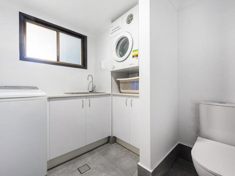 Camawood 4 - Kalgoorlie Accommodation 5