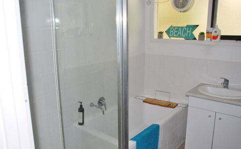 SHORE BEATS WORK INVERLOCH - Kalgoorlie Accommodation 3