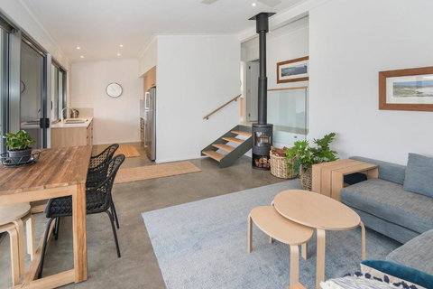 FortyTwo Mini - Kalgoorlie Accommodation 3