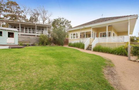 BEACHSIDE GETAWAY DROMANA - Kalgoorlie Accommodation 6