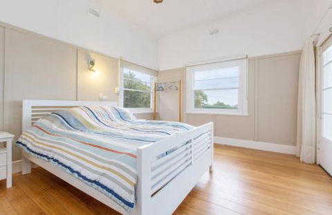 BEACHSIDE GETAWAY DROMANA - Kalgoorlie Accommodation 3