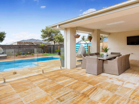 MALIBU SAFETY BEACH - Kalgoorlie Accommodation 6