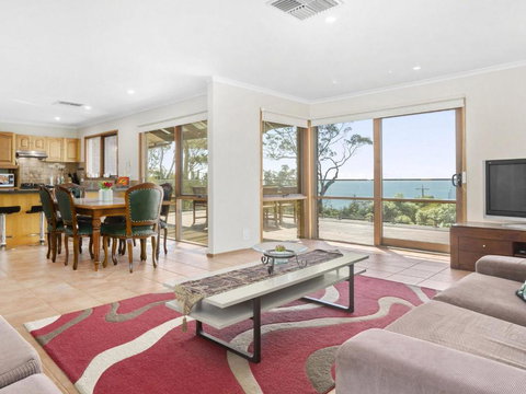 VIEWS At MCCRAE..... - Kalgoorlie Accommodation 1