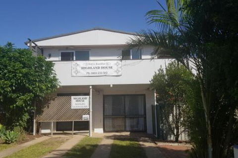 Highland House - Kalgoorlie Accommodation 0