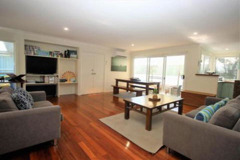 MAGIC BEACH HOUSE PET FRIENDLY - Kalgoorlie Accommodation 6