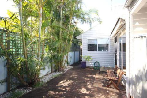 MAGIC BEACH HOUSE PET FRIENDLY - Kalgoorlie Accommodation 7
