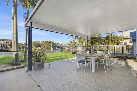 CANAL HOME NEAR MOOLOOLABA Kooringal - Kalgoorlie Accommodation 3