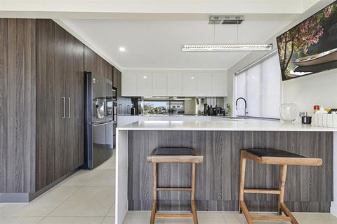 CANAL HOME NEAR MOOLOOLABA Kooringal - Kalgoorlie Accommodation 5