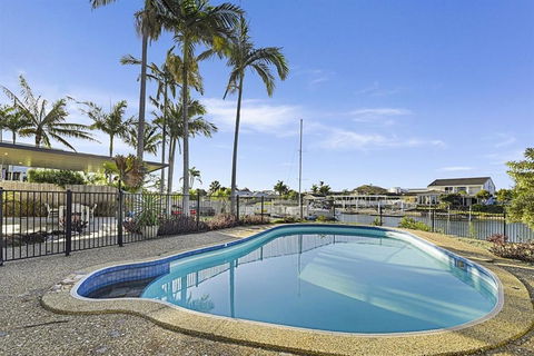 CANAL HOME NEAR MOOLOOLABA Kooringal - Kalgoorlie Accommodation 6