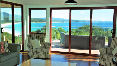 DOLPHIN LOOKOUT COTTAGE Amazing Views Of The Bay Of Fires - Kalgoorlie Accommodation 3