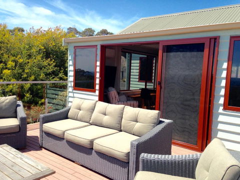 DOLPHIN LOOKOUT COTTAGE Amazing Views Of The Bay Of Fires - Kalgoorlie Accommodation 4