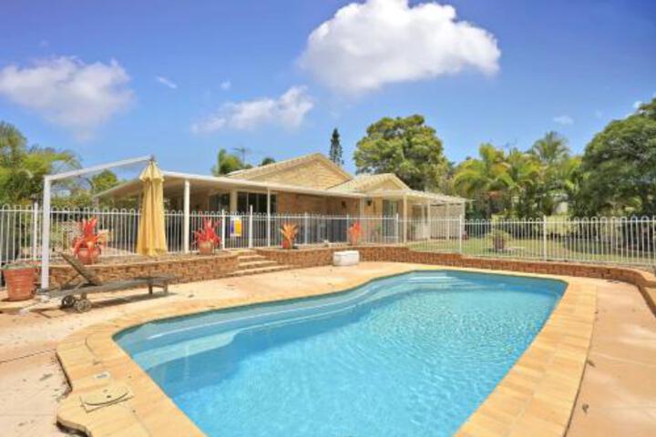 Nikenbah QLD Kalgoorlie Accommodation