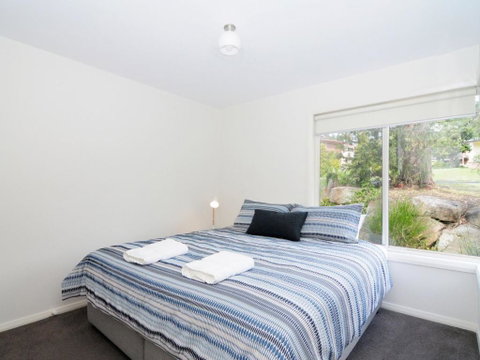 Acacia On Orion :: Jervis Bay Rentals - Kalgoorlie Accommodation 5