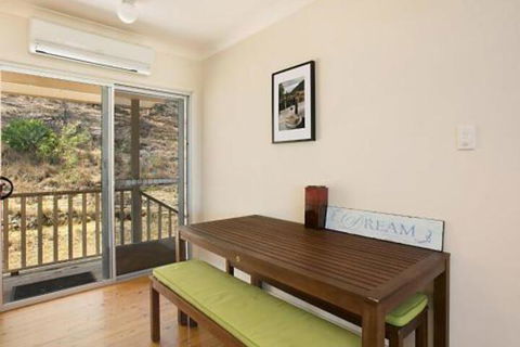 Rosa Estate In Broke Two 3br House In Walking Distance To Cellar Doors - Kalgoorlie Accommodation 5