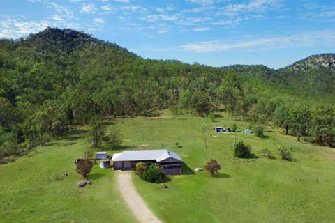 Rosa Estate In Broke Two 3br House In Walking Distance To Cellar Doors - Kalgoorlie Accommodation 7