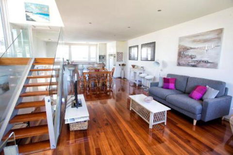 BELLA CASA - Kalgoorlie Accommodation 0