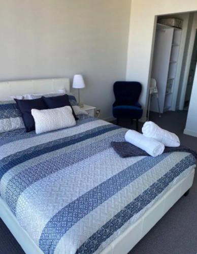 LOCATION LOCATION CITY VIEWS NETFLIX WIFI WINE - Kalgoorlie Accommodation 6