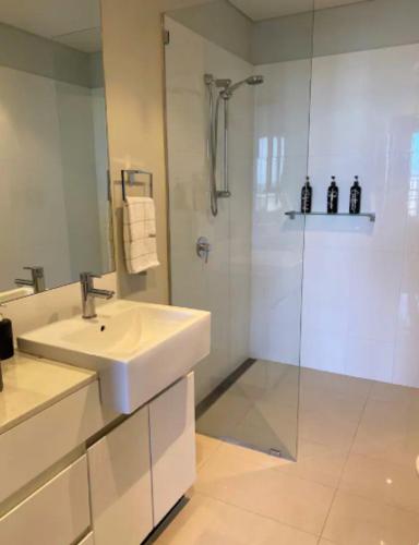 LOCATION LOCATION CITY VIEWS NETFLIX WIFI WINE - Kalgoorlie Accommodation 4