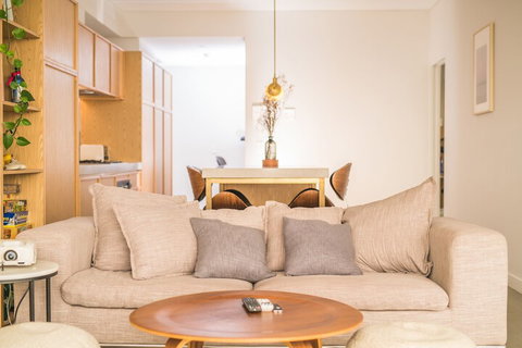 Inner City Penthouse With Private Rooftop - Kalgoorlie Accommodation 4