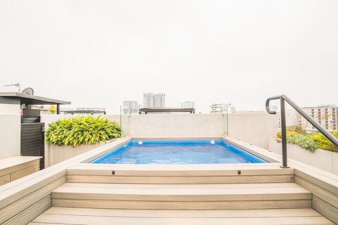 Inner City Penthouse With Private Rooftop - Kalgoorlie Accommodation 1