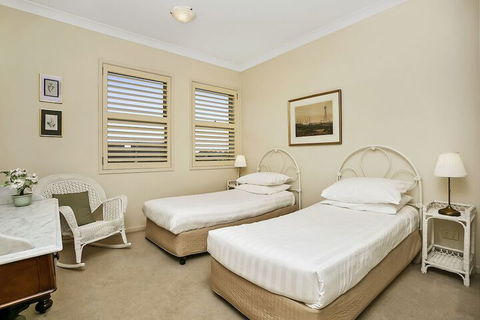 HC102 Karrabee Avenue Huntleys Cove - Kalgoorlie Accommodation 6
