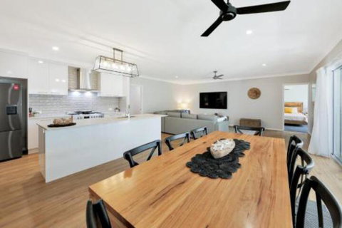 Hamptons At The Point - Kalgoorlie Accommodation 0