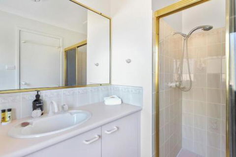 Macleay Street 23 Narrawallee - Kalgoorlie Accommodation 6