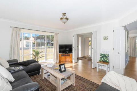 Macleay Street 23 Narrawallee - Kalgoorlie Accommodation 0