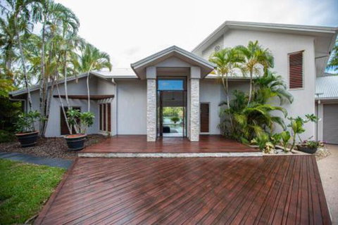 Absolute Lakefront Port Douglas - Kalgoorlie Accommodation 7