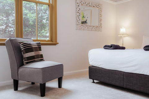 Magnificent Cotillion By Your Innkeeper - Kalgoorlie Accommodation 5