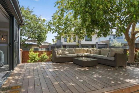 The Heart Of Cosmopolitan Mornington - Kalgoorlie Accommodation 2