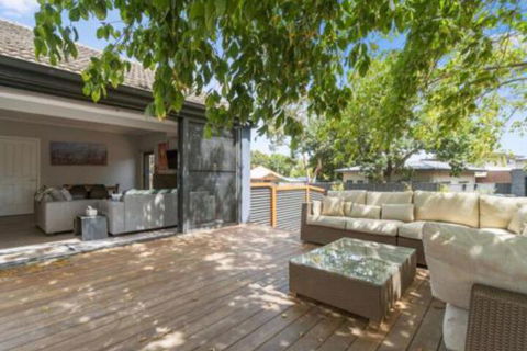 The Heart Of Cosmopolitan Mornington - Kalgoorlie Accommodation 4