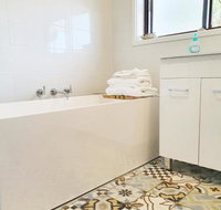 Marazul BEST DEAL Stone Bathtub WIFI Functional - Kalgoorlie Accommodation