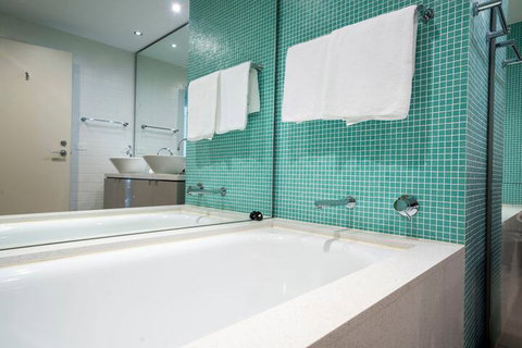 Premium 2 Bedroom Apartment - Kalgoorlie Accommodation 6