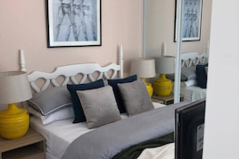 Sun-drenched 1 Bed Studio Apartment In Newtown - Kalgoorlie Accommodation 0