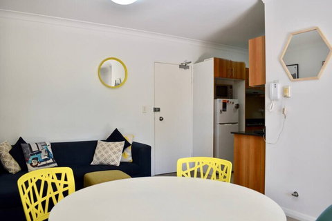 Quiet 1 Bedroom Flat In Concord - Kalgoorlie Accommodation 1