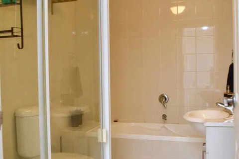 Quiet 1 Bedroom Flat In Concord - Kalgoorlie Accommodation 3